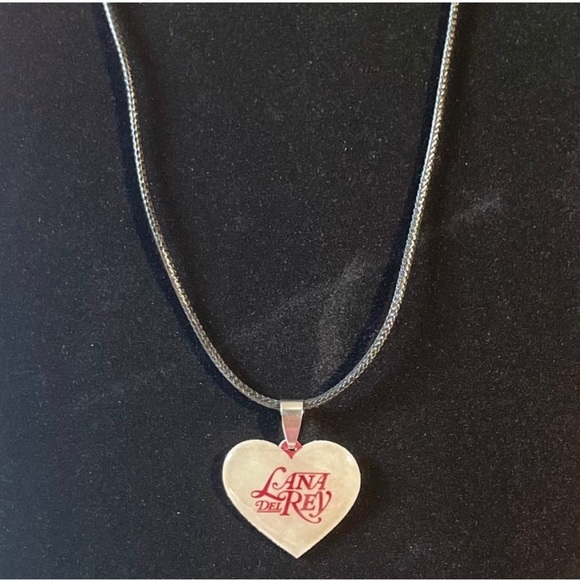 Heart necklace , Lana del Rey - Picture 2 of 2